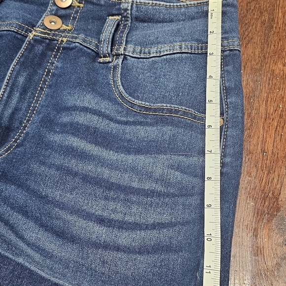 No Boundaries Juniors High Waisted Jean Shorts Size 11 - Picture 6 of 6